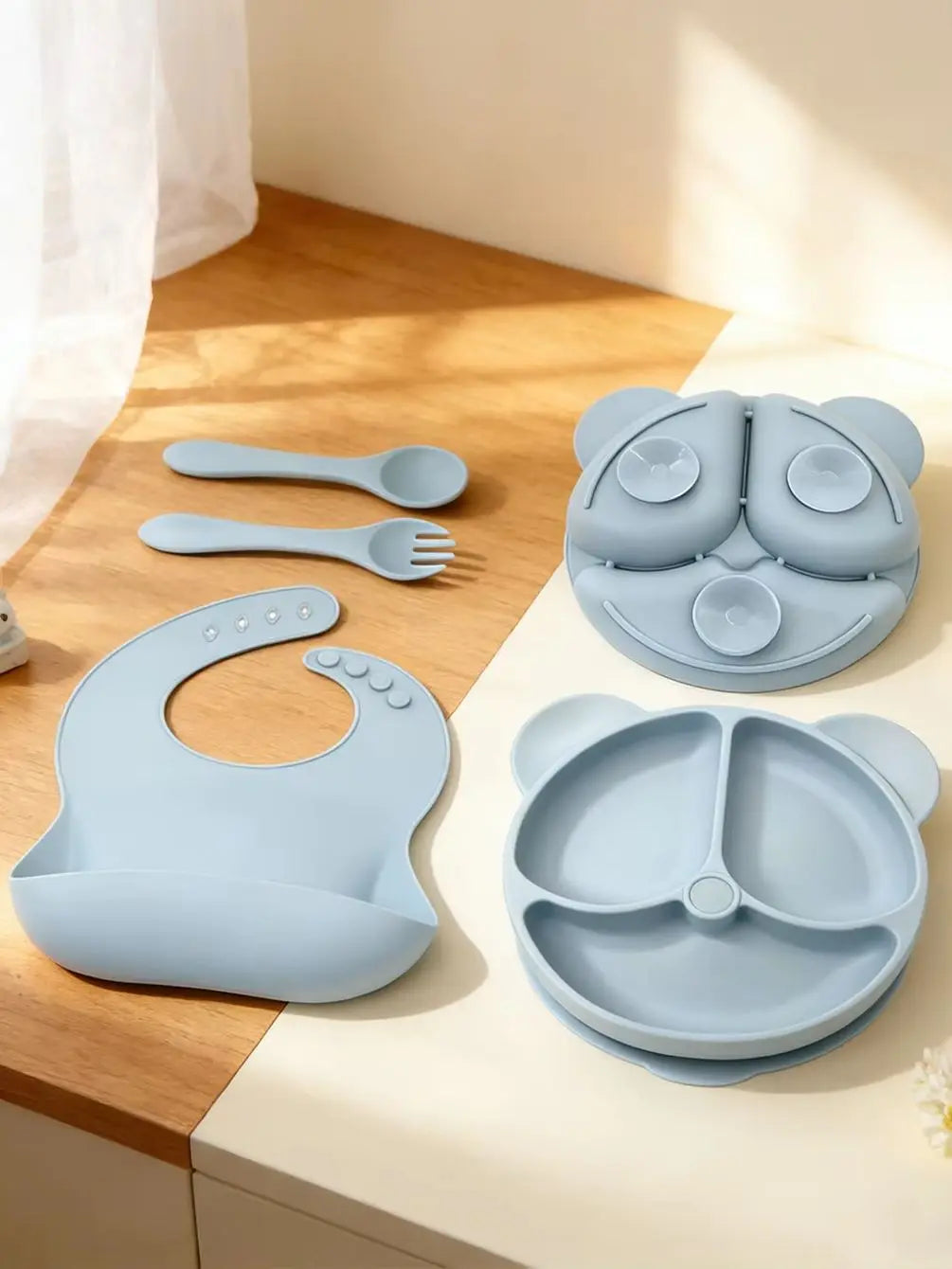 Coffret Repas Bébé 4 Pièces | Assiette, Bavoir, Cuillère et Fourchette